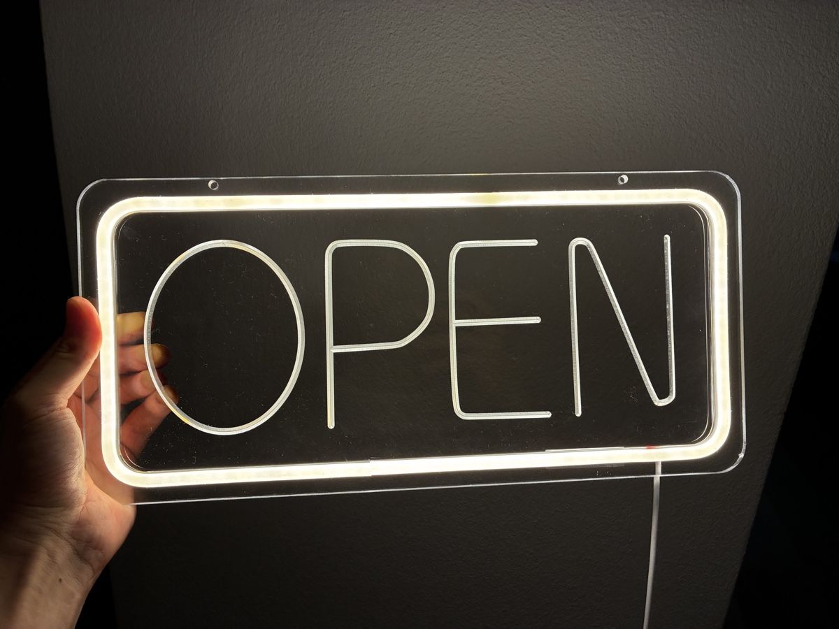 Insegne: 2 Neon Schilder Open – Usato da Zürich venduto da R1908