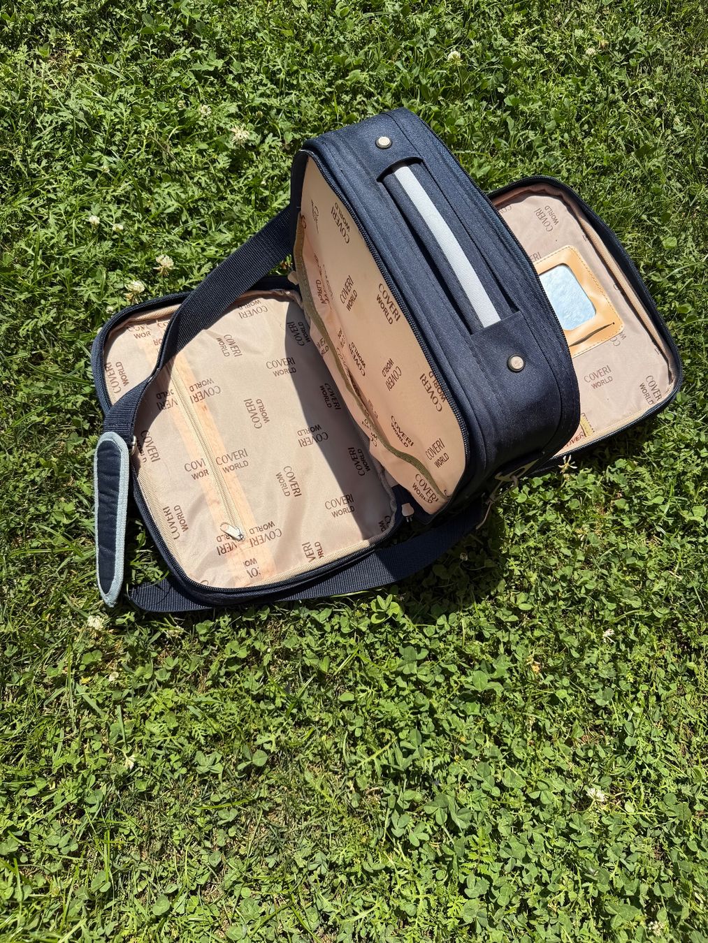 Valigie: Coveri World  - Mini Koffer - neuwertig – Usato da Cugnasco venduto da tizianaq 3