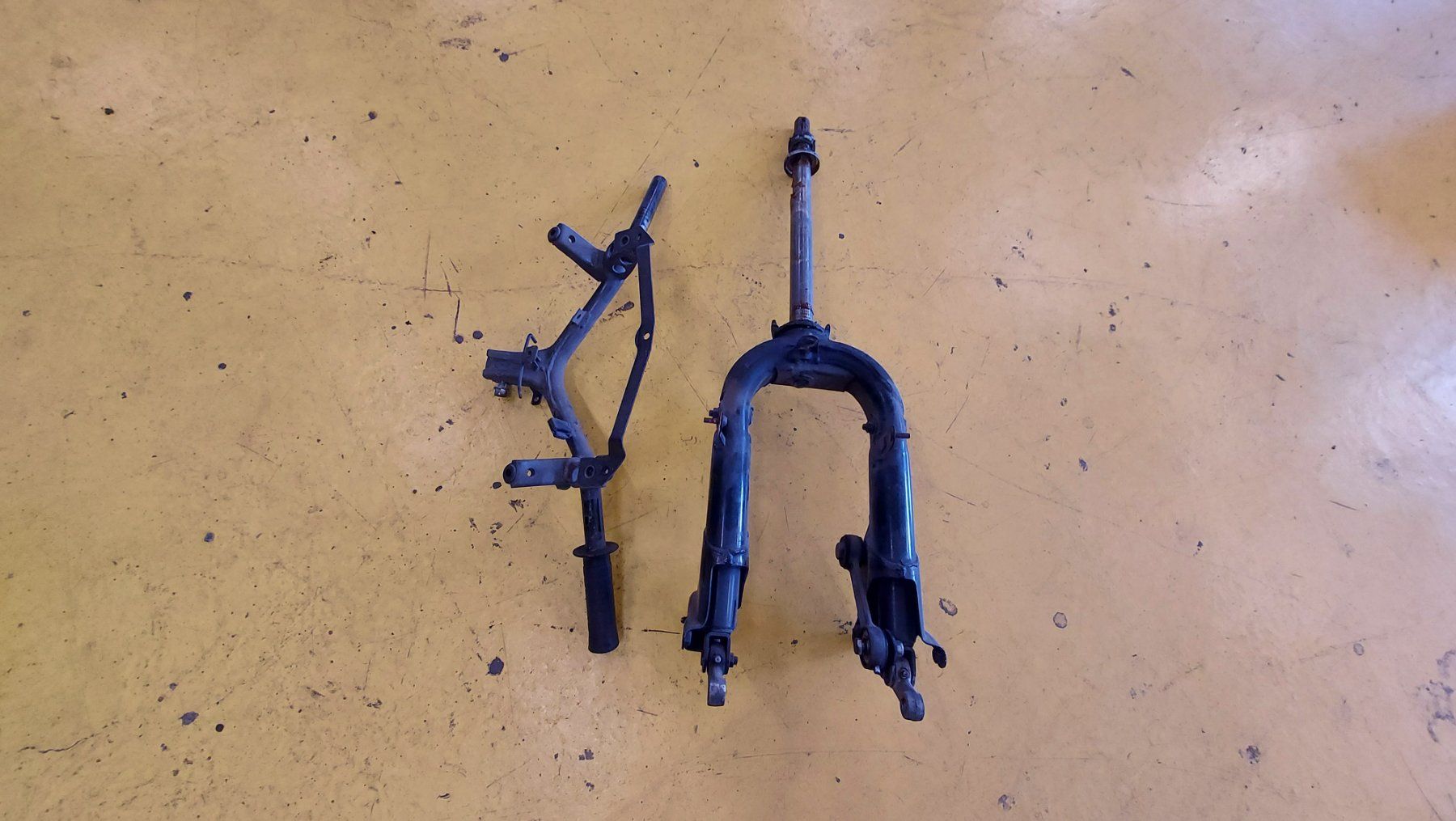Yamaha Tutti pezzi di ricambio per scooter: Différentes pièces Yamaha Beluga – Usato da Satigny venduto da massimo-95 7