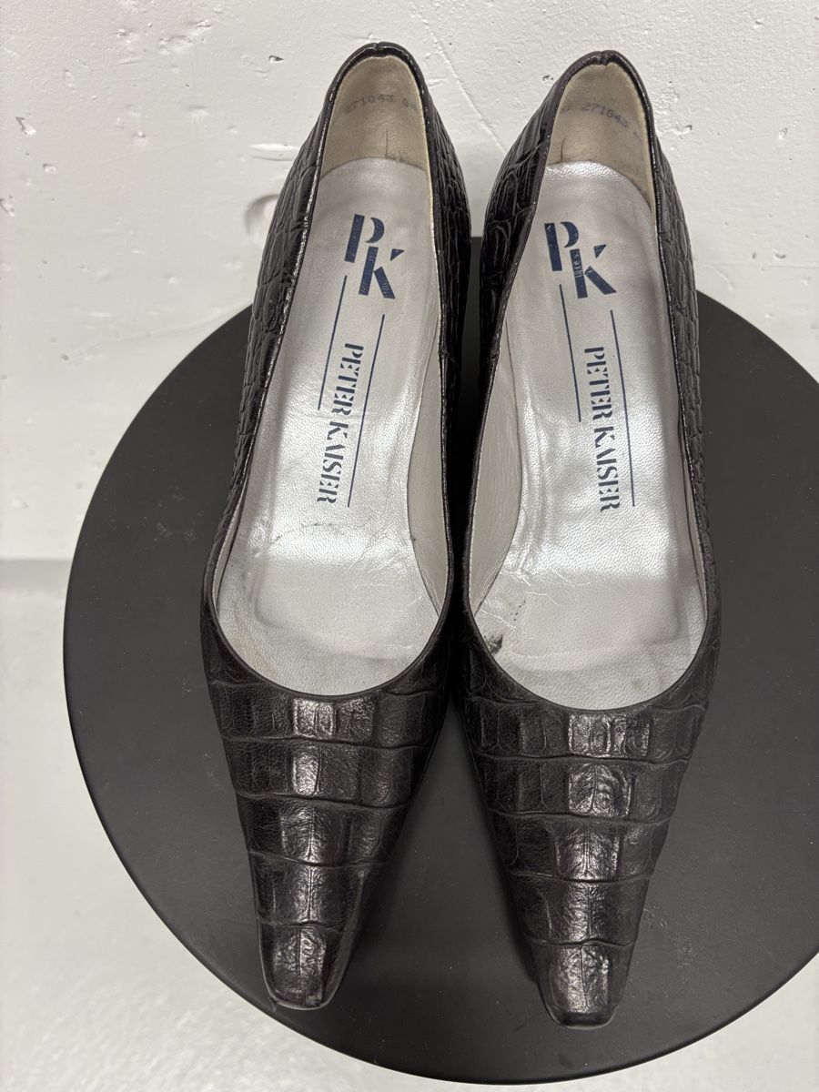 Kaiser Scarpe da donna: Peter Kaiser Leder Kroko-Pumps Gr. 4, 37  schwarz spitz – Usato da Regensdorf venduto da secondchancefashion 4