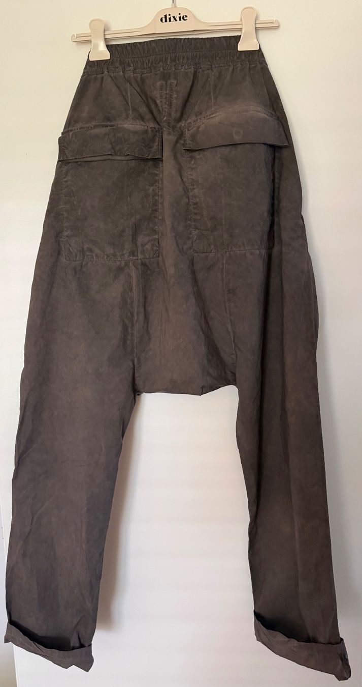 Rick Owens Pantaloni: Die Rick Owens DRKSHDW Drop Crotch Drawstring Hose – Usato da St.Gallen venduto da rtap 1