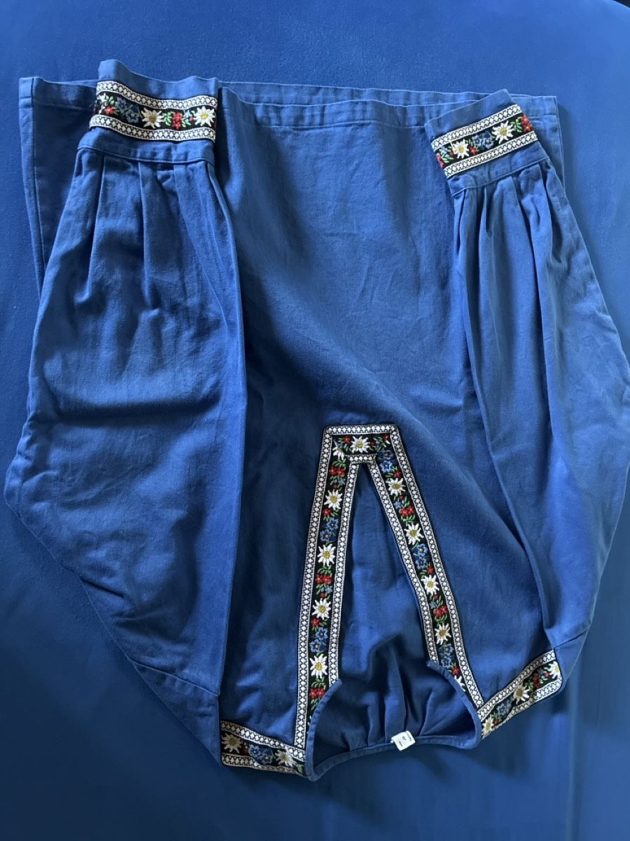 Camicie: Burgunderbluse  – Usato da Schlosswil venduto da Elias_Michel.05