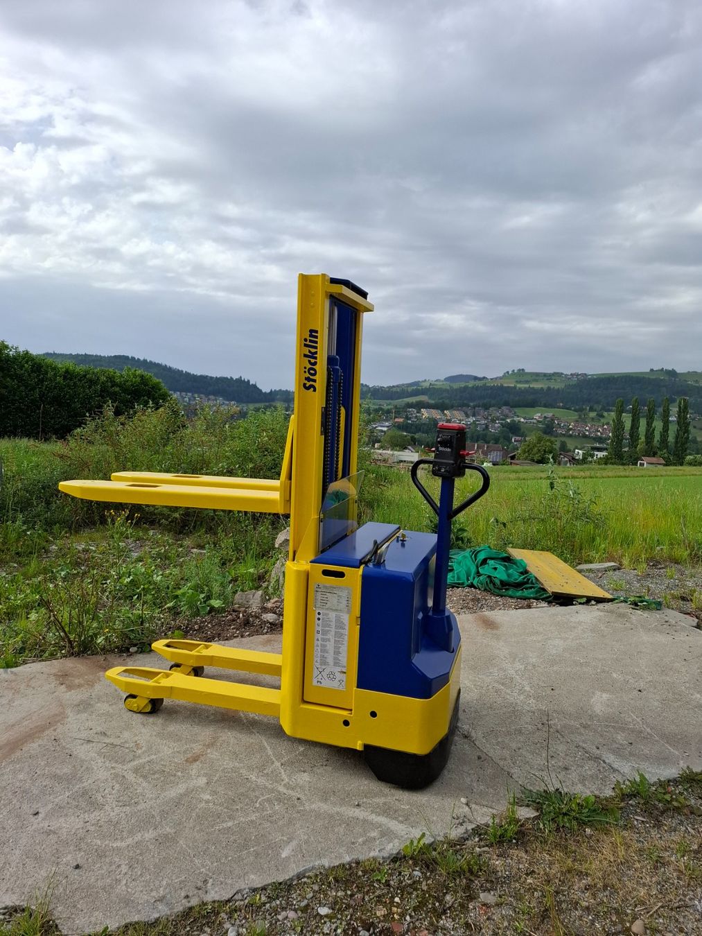 Stöcklin Carrelli elevatori e a forche: Ameise Deichselstapler Stöcklin – Usato da Oberhofen Thun'see venduto da tob_rtv5 2