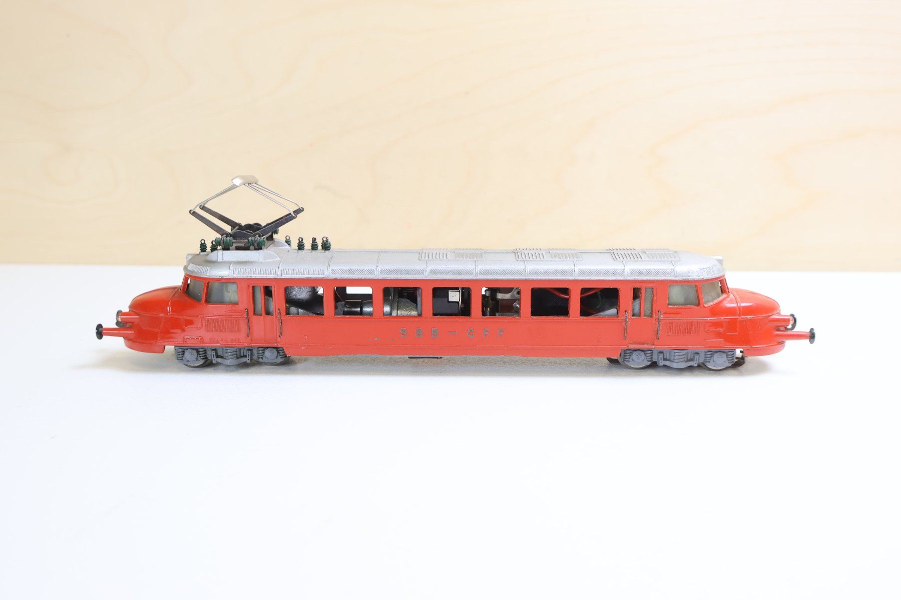 Hag Modellini di ferrovie: HAG SBB Roter Pfeil Triebwagen - Nr. 100 AC – Difettoso da Winterthur venduto da Monstera 1