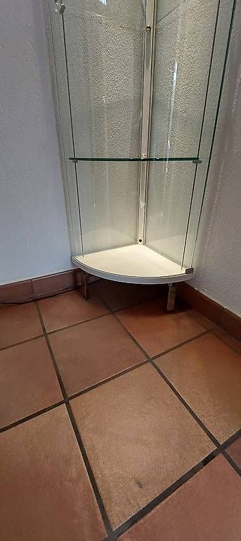 Vitrinen: Eckvitrine – Gebraucht aus Quartino von matepetra 3
