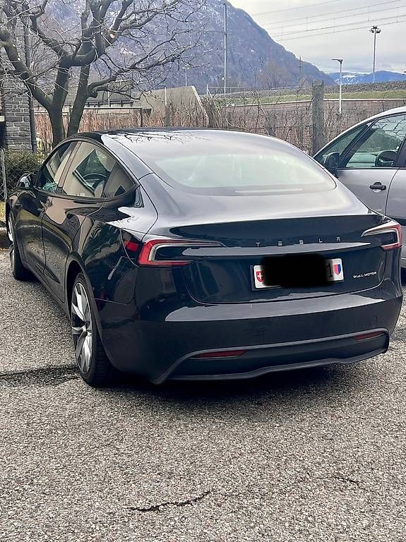Automobili: Tesla model 3 – Usato da Biasca venduto da mau_tkq6