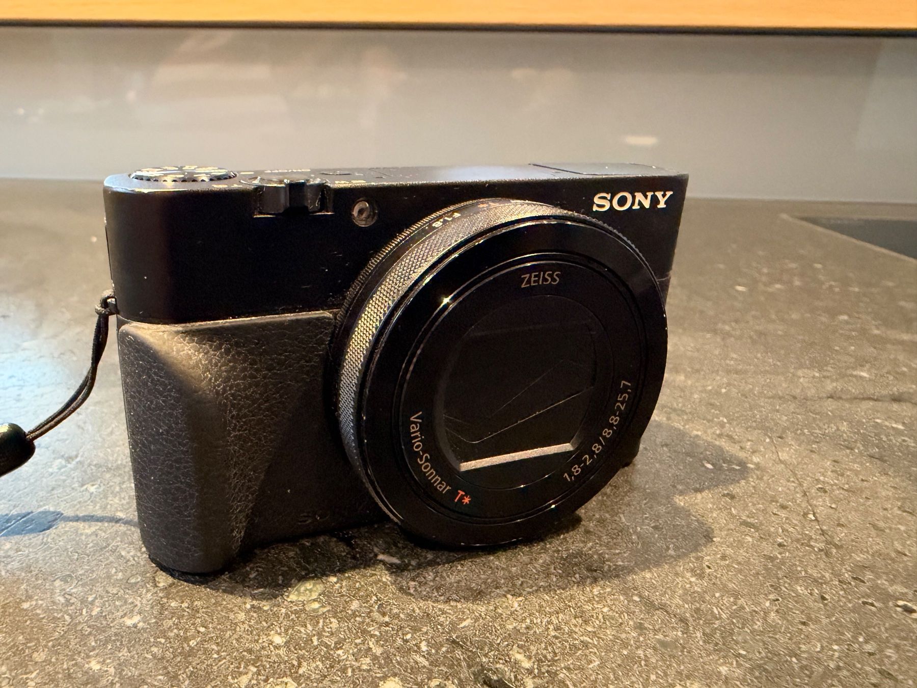 Sony Cyber-shot DSC-RX100 V inkl 2. Akku und 256gb SD Karte (D'occasion ...