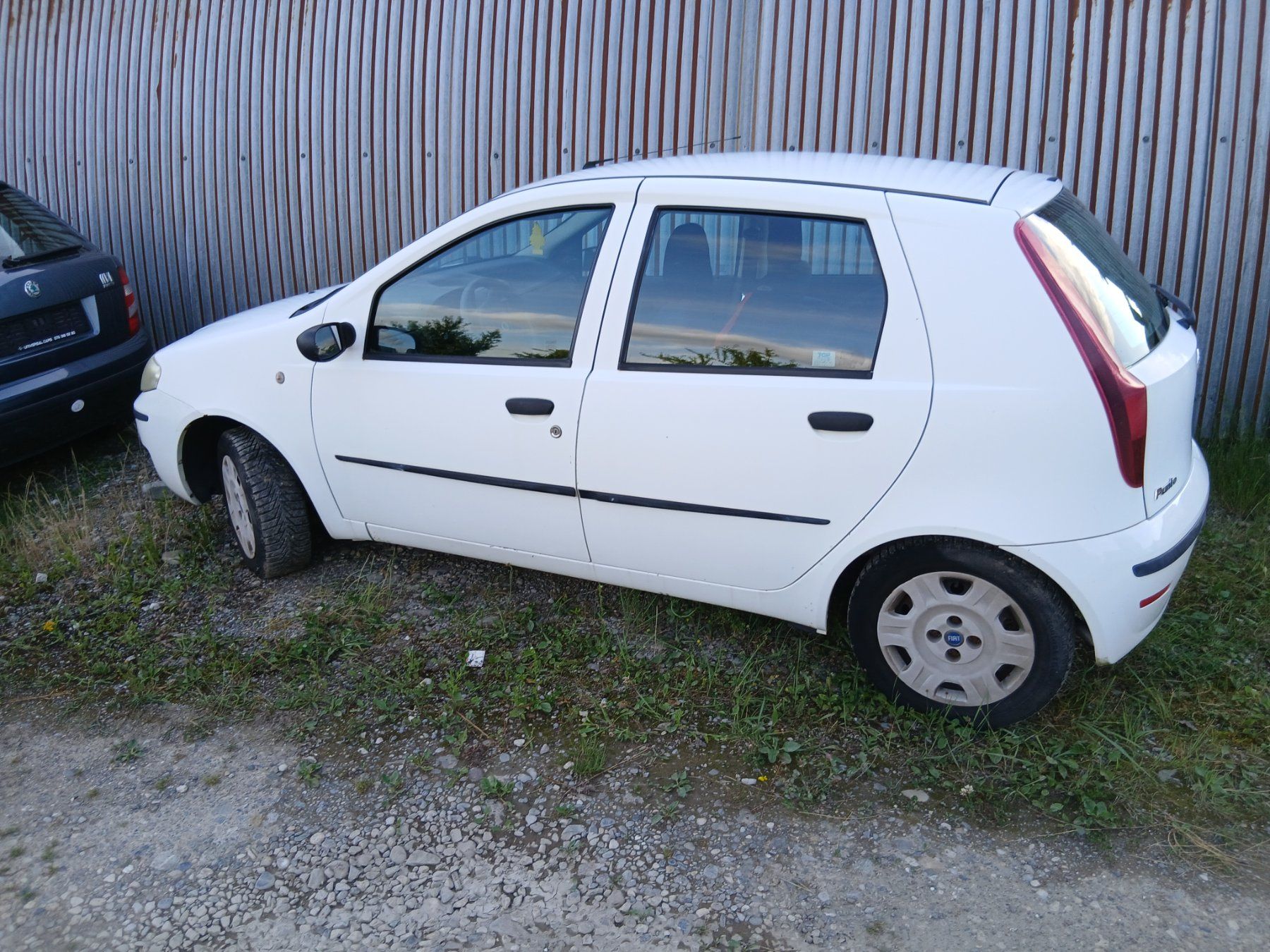 Fiat Automobili: Fiat Punto ab Platz, defekt. – Difettoso da Leibstadt venduto da Manutech