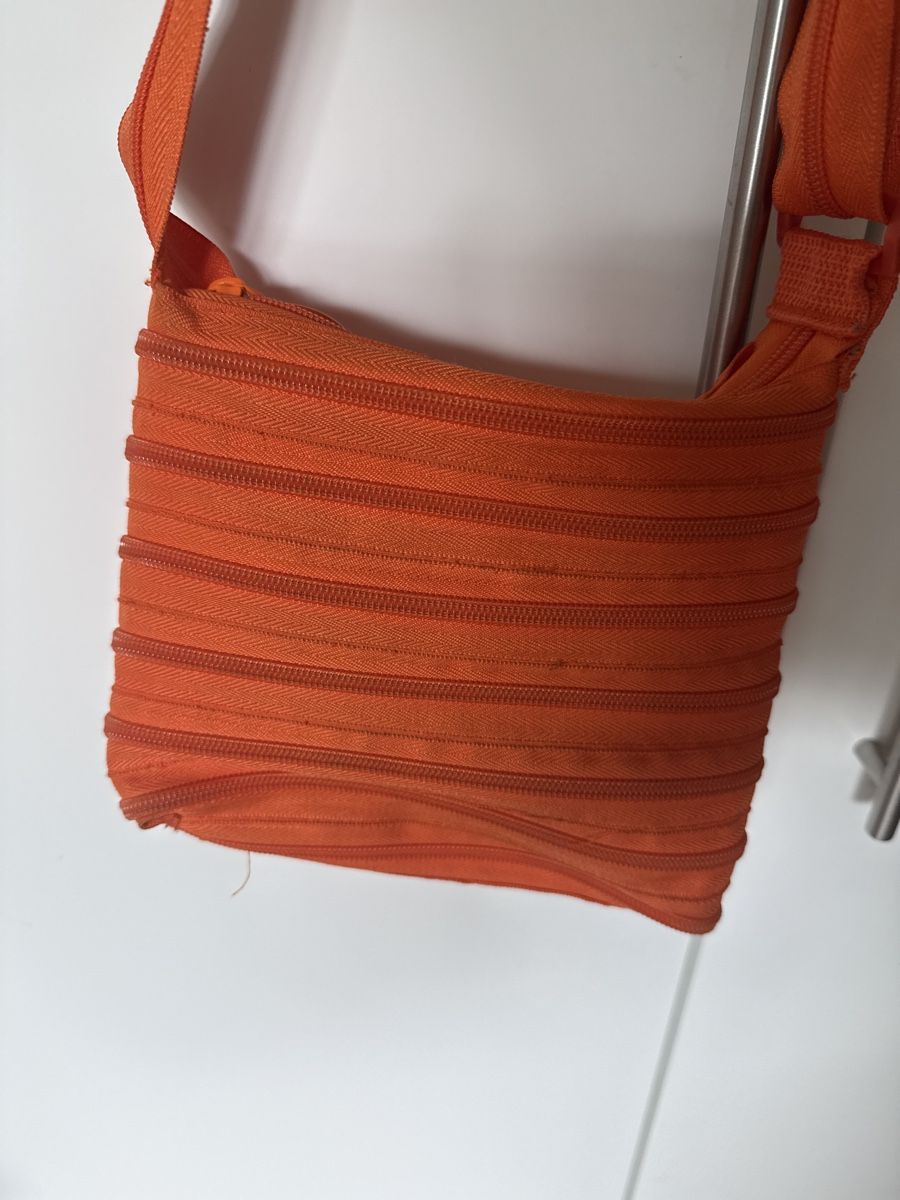Kindertaschen: Orange Umhängetasche mit Augen – Gebraucht aus St. Niklausen LU von car_2562 2
