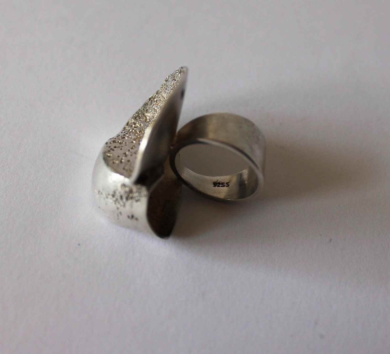 Ringe: JANE WIBERG, SILBERRING 925 .MODERNISTISCH, DÄNEMARK. – Gebraucht aus Grandcour von Flowerstyle 5