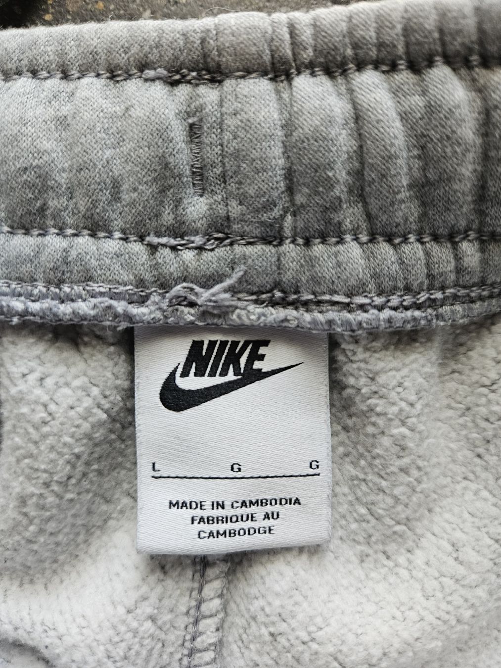 Nike Pantaloni: Nike Jogginghose grau Grösse L  – Nuovo (secondo la descrizione) da Anwil venduto da tamoos 3