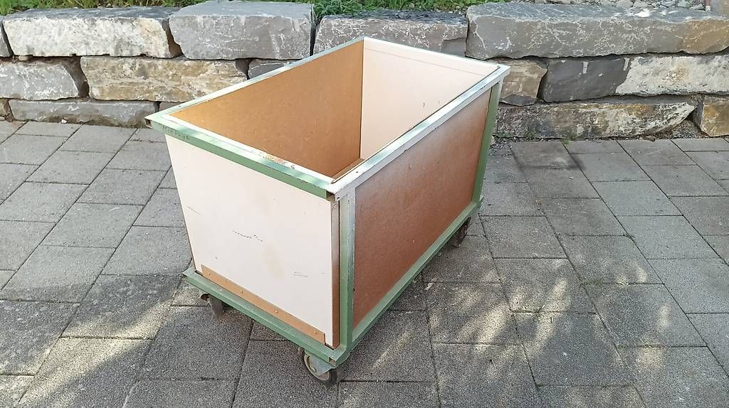 Banconi: Caisson à roulette / Transportwagen auf Rollen – Usato da Schmitten FR venduto da Sissad 3