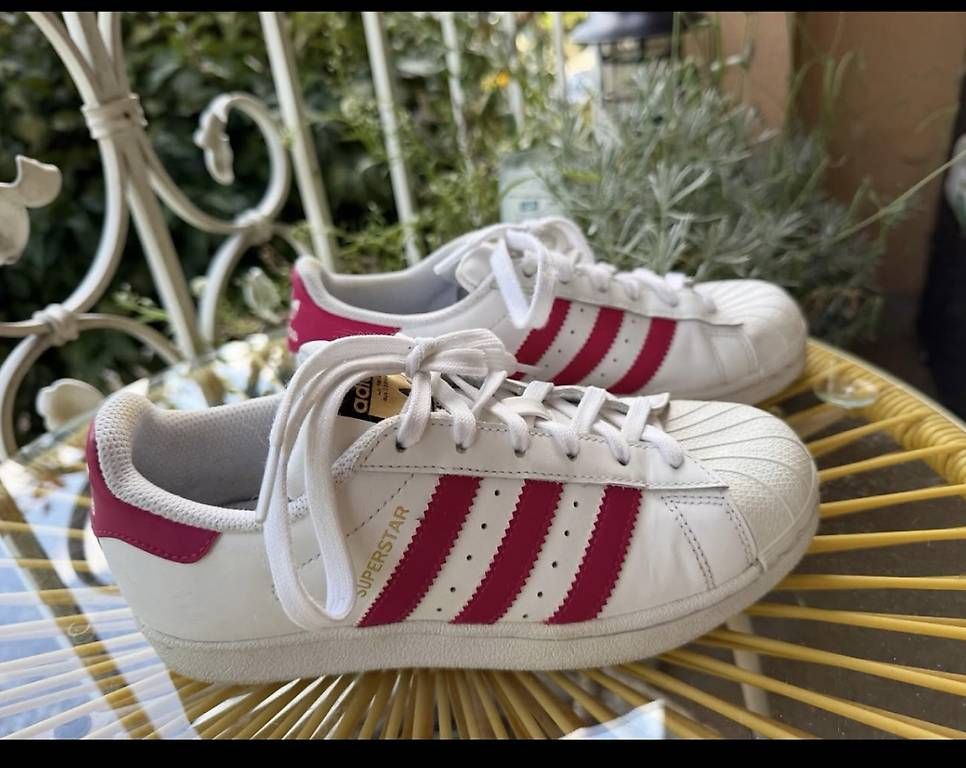 Scarpe da donna: Basket Adidas Superstar en 36 – Nuovo e nell'imballaggio originale da Saillon venduto da LaMissaux1000pepites
