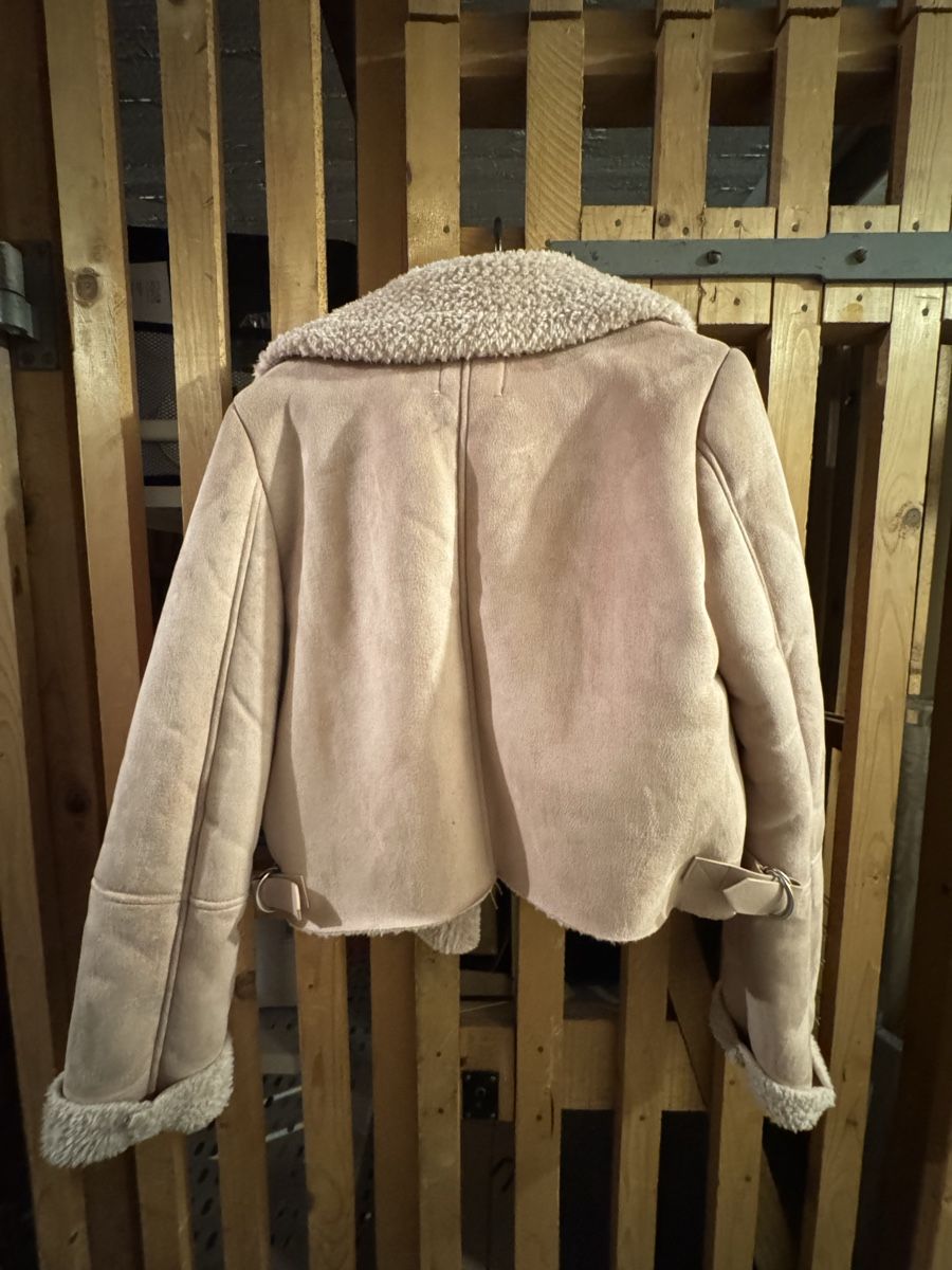 Bershka Jacken: Bershka Jacke altrosa – Gebraucht aus Niederurnen von sel_z2wg 1