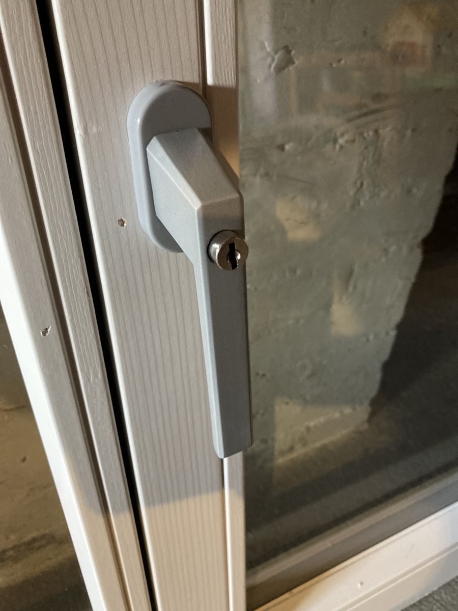 Finestre: Fenster mit Doppel IV – Usato da Ebnat-Kappel venduto da cosimo01 1