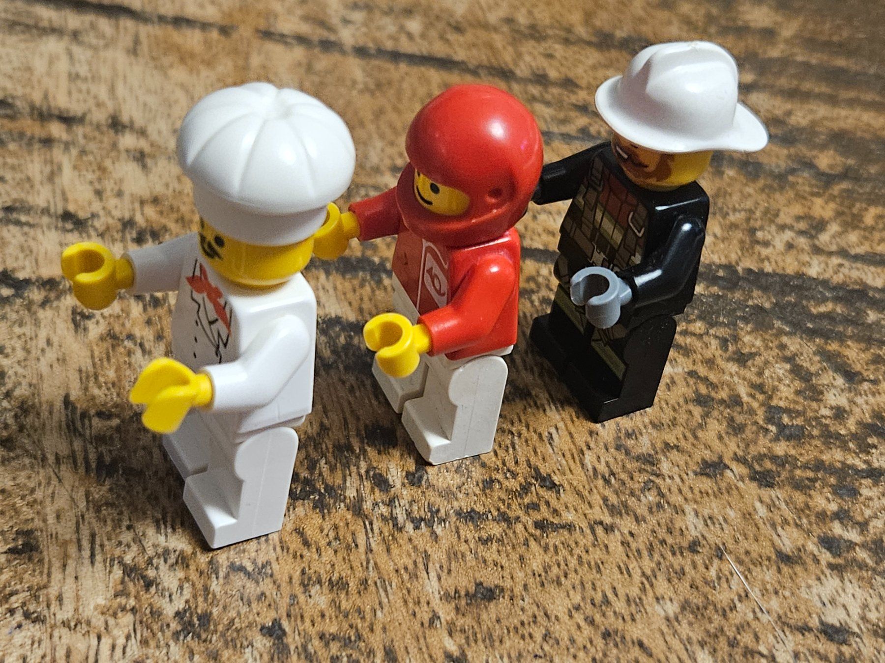 Lego Kit di costruzioni: lego lot de 3 figurines – Usato da Confignon venduto da Ecrofigs 2