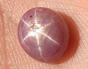 Pietre preziose: Sternrubin 4.31 ct Oval Rot Edelstein behandelt – Nuovo e nell'imballaggio originale da zuerich venduto da Jewlsdesign