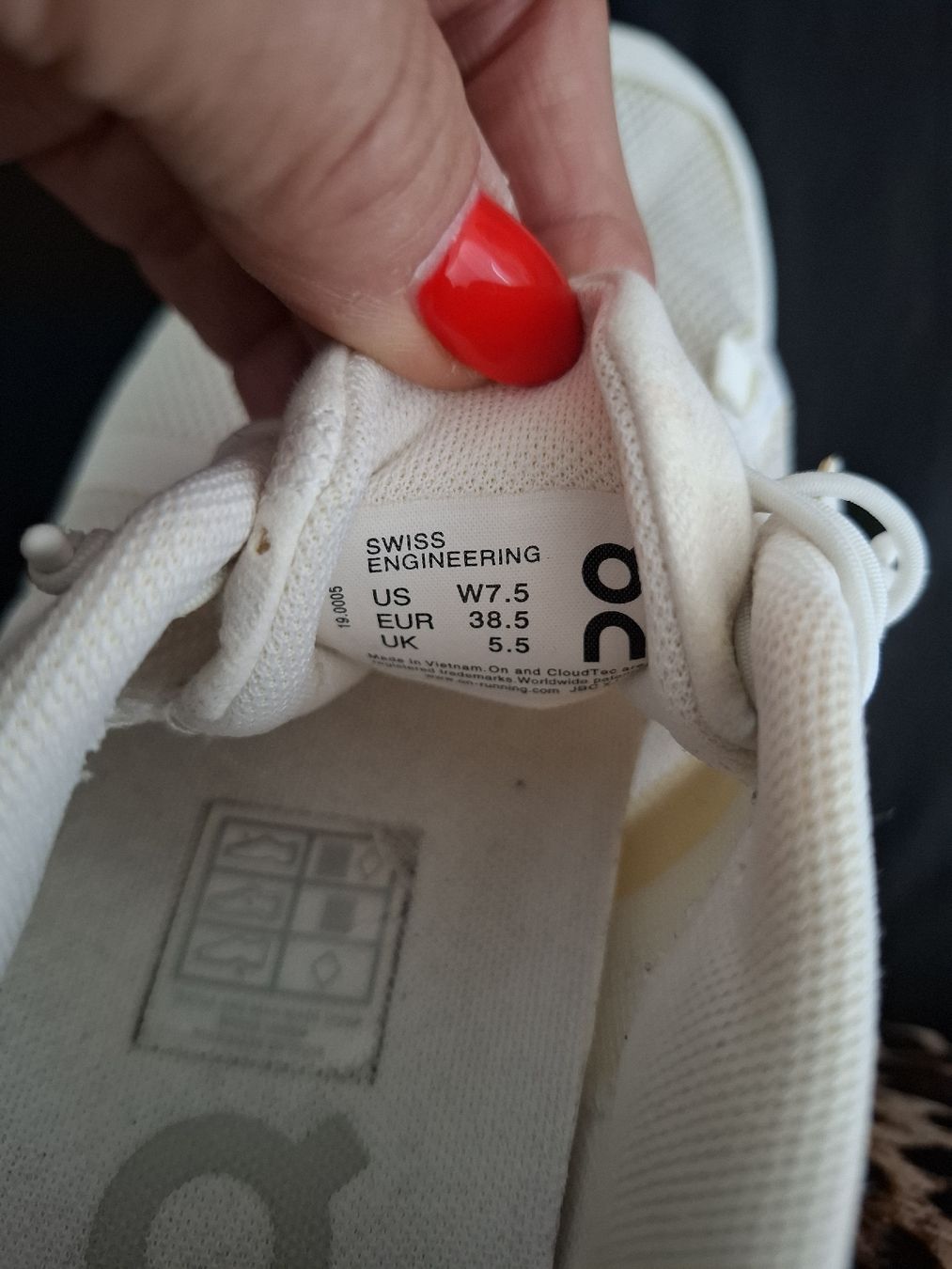 Damenschuhe: ON Schuhe weiss  – Gebraucht aus Wangen SZ von Mschatz 4