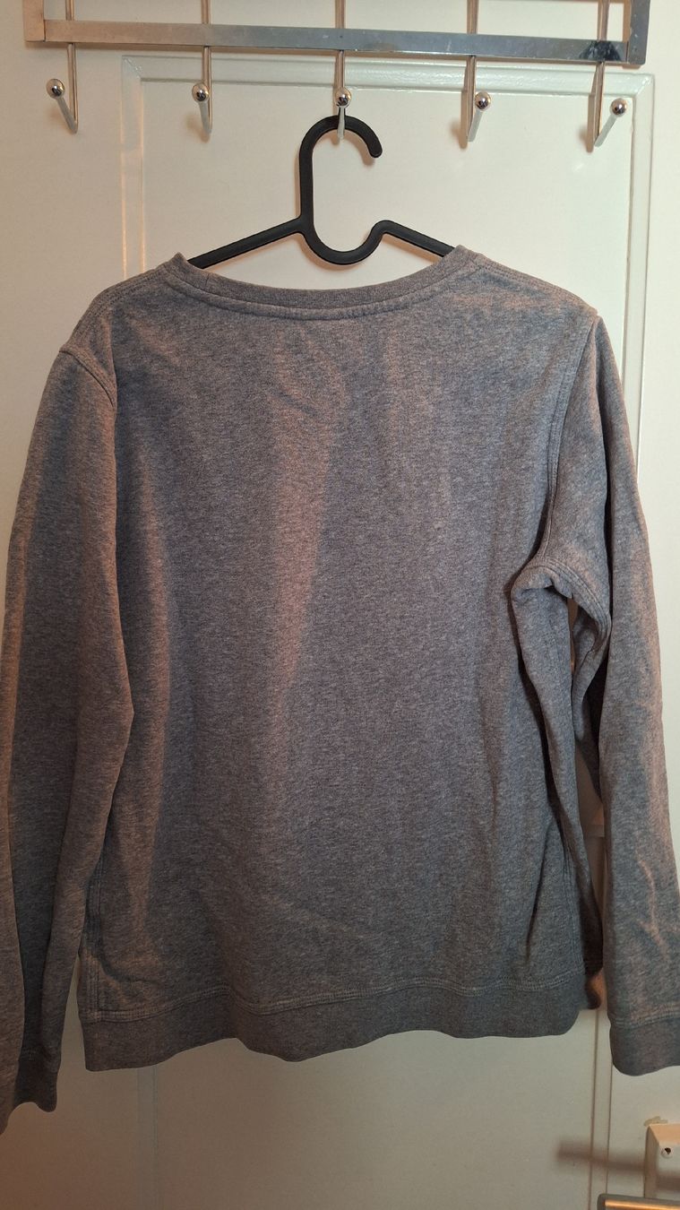 Nike Pulls et sweat-shirts: Nike Pullover grau – D'occasion à Winterthur par _lxeah 2