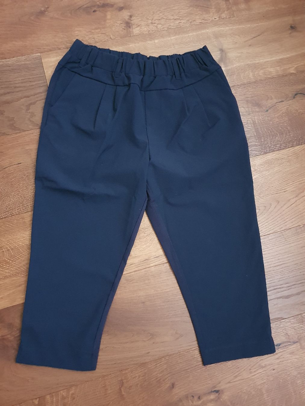 Pantalons: Caprihose Damen 36 Kaffe – Neuf avec emballage d'origine à Fischingen par nad_fxf2