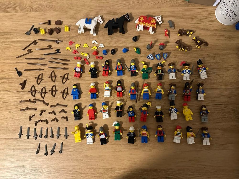 40 Lego Figuren Pferde Piraten Ritter diverse Accessoires (Gebraucht ...