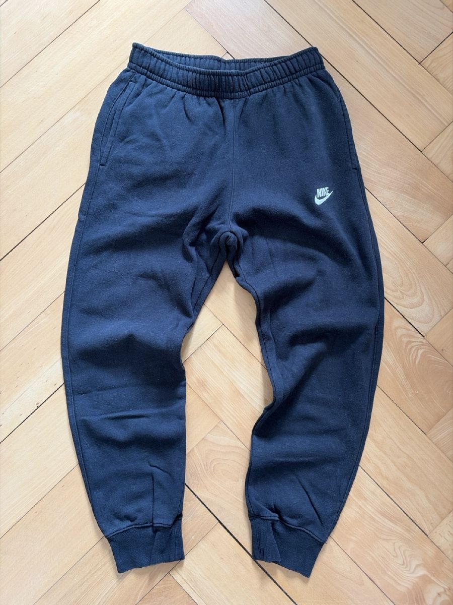Nike Hosen: Nike Trainerhosen S  – Gebraucht aus Bern von sch_fs8z