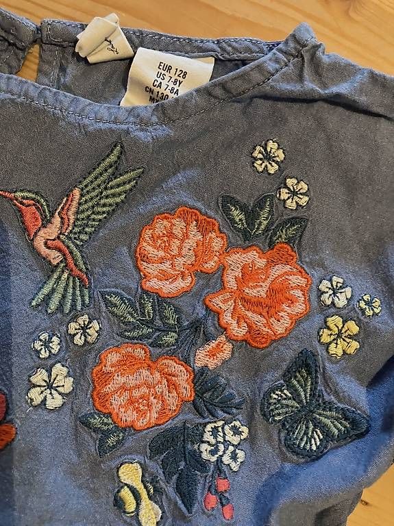 Robes et jupes: Langarmkleid Blumen Gr.128 – D'occasion à Brunnadern par Bumlebee 1