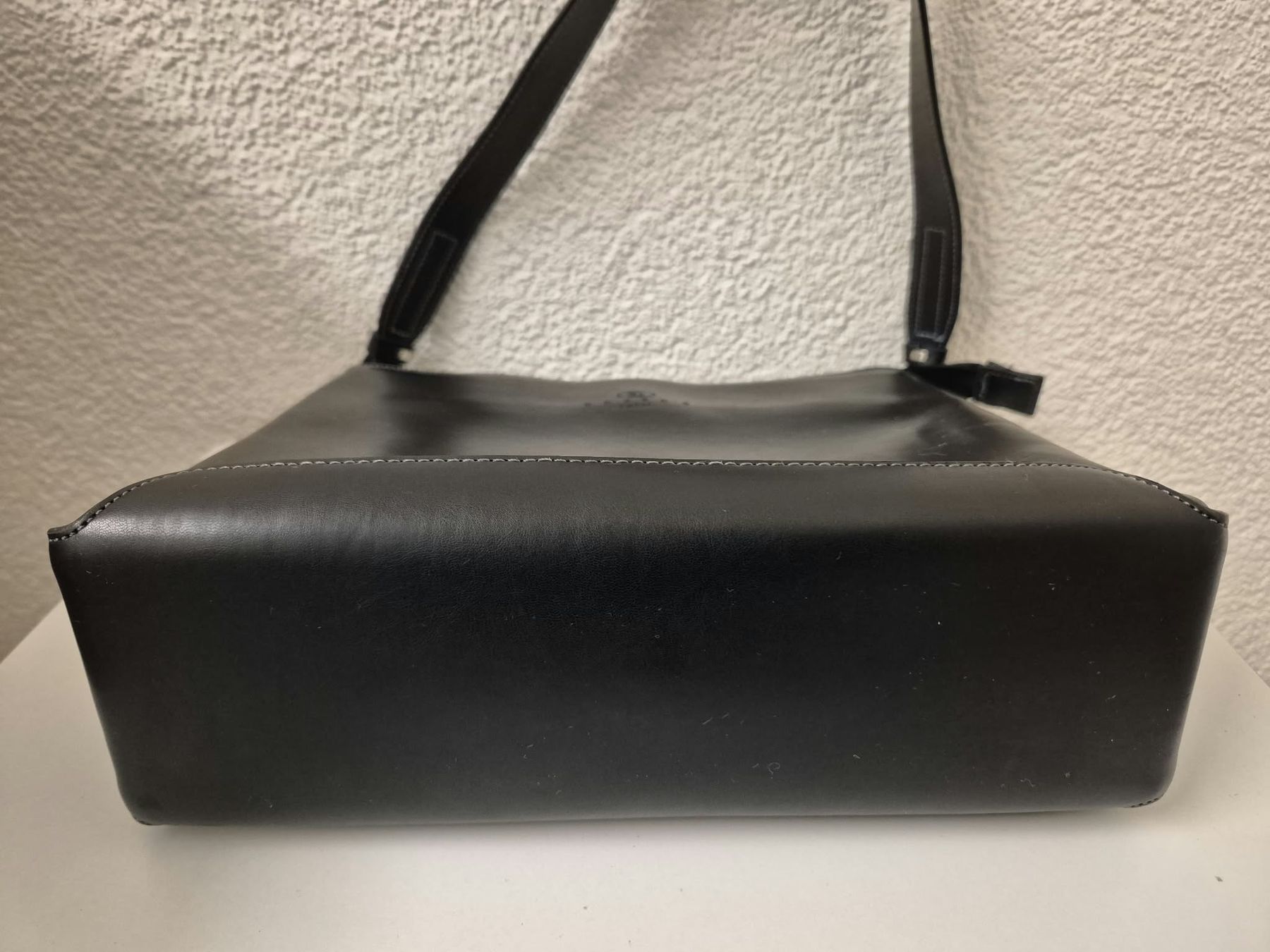 Taschen für Damen: Bever's Handtasche  Leder / schwarz – Gebraucht aus Volketswil von elo_qn79 3