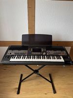Yamaha PSR-9000 Arranger-Keyboard mit 2 EV Mikrofonen