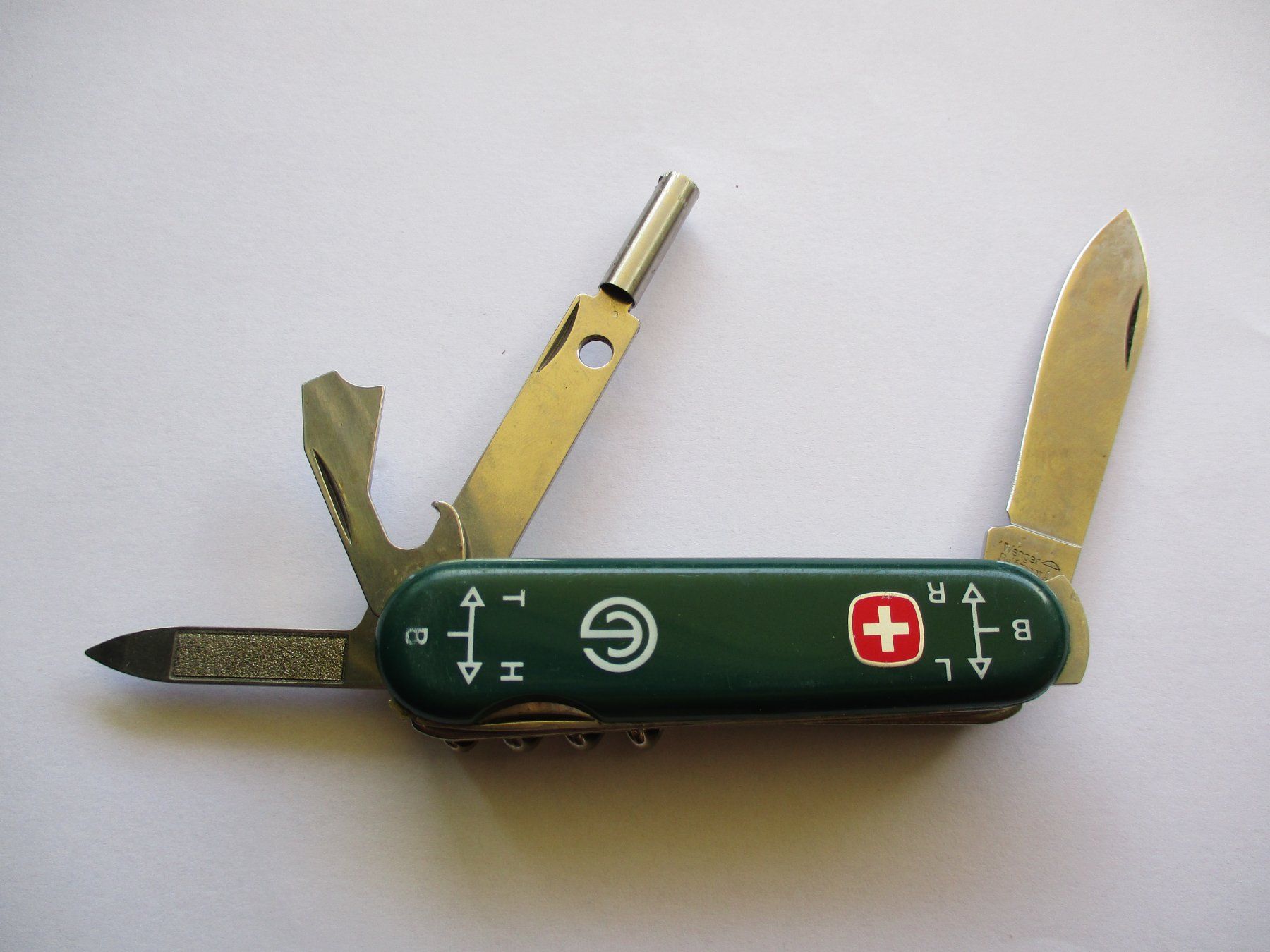 Wenger Taschenmesser: Couteau suisse Wenger vert – Gebraucht aus La Sarraz von vic_v6kz
