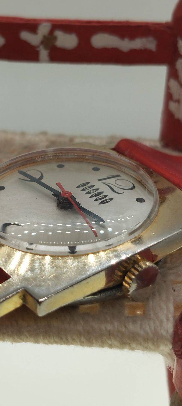 Orologi: Montre vintage châlet – Usato da La Chaux-de-Fonds venduto da jac_9llg 6