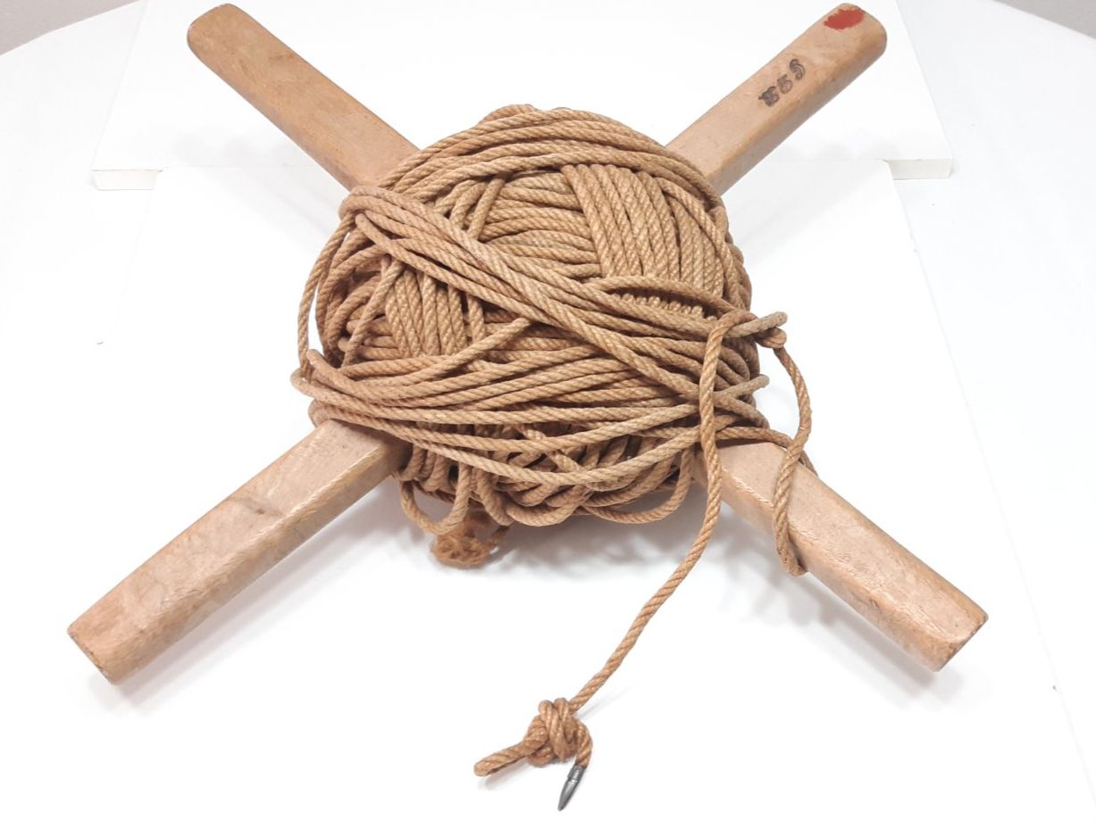 Seile: Antike Wäscheseil  - Corde à linge antique avec dévidoir – Gebraucht aus Savagnier von Marderuth 1