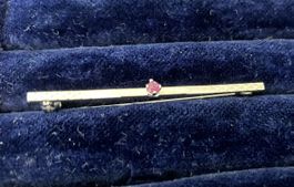Alte Silberbrosche 800 er mit Rubin 4,5 cm
