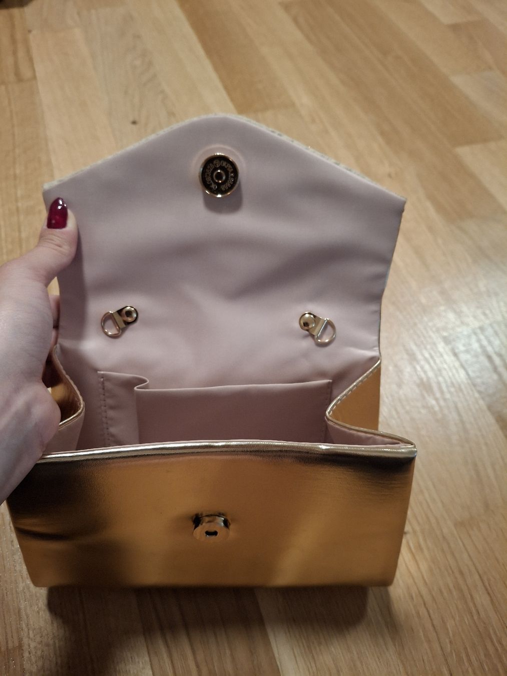 Borse da donna: Elegante goldene Handtasche mit Strass – Nuovo (secondo la descrizione) da Glattpark(Opfikon) venduto da Beckf0rd 1