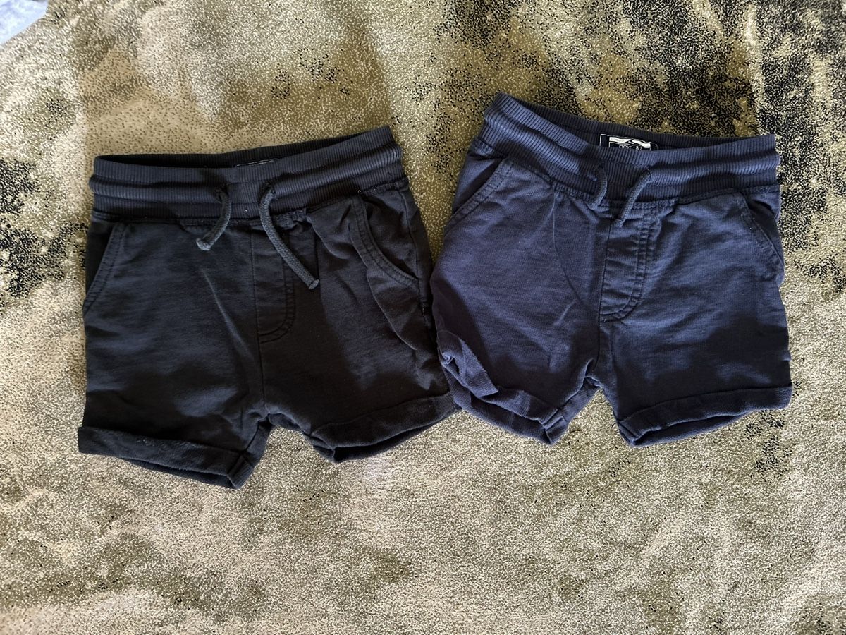 Next Pantaloni: Next shorts Blau/schwarz 82 – Usato da Zollikon venduto da JuRock