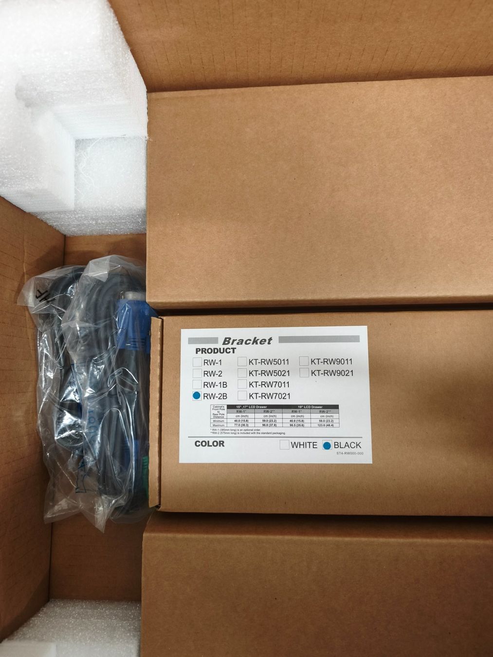 Konsolen: Articona KVM Switch Rack Konsole 17" / 19" Schubladenkonsole – Neu und originalverpackt aus Dornach von ame.hq 5