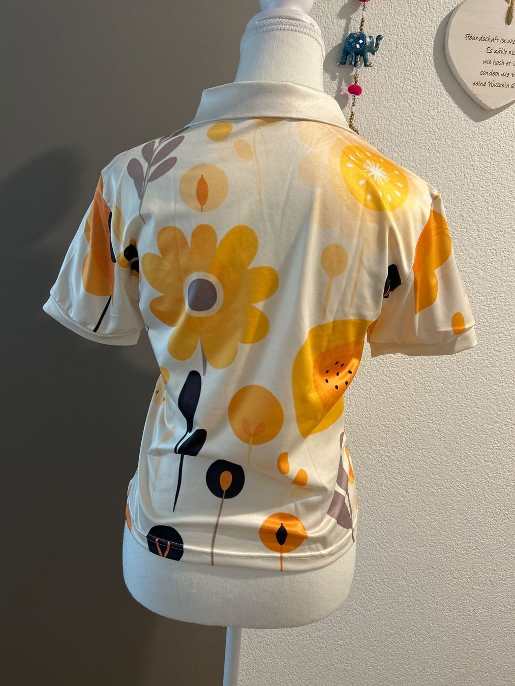 Polo-Shirts: Damen Poloshirt mit Blumenmuster Grösse S – Gebraucht aus Brunnen von Nala2929 5