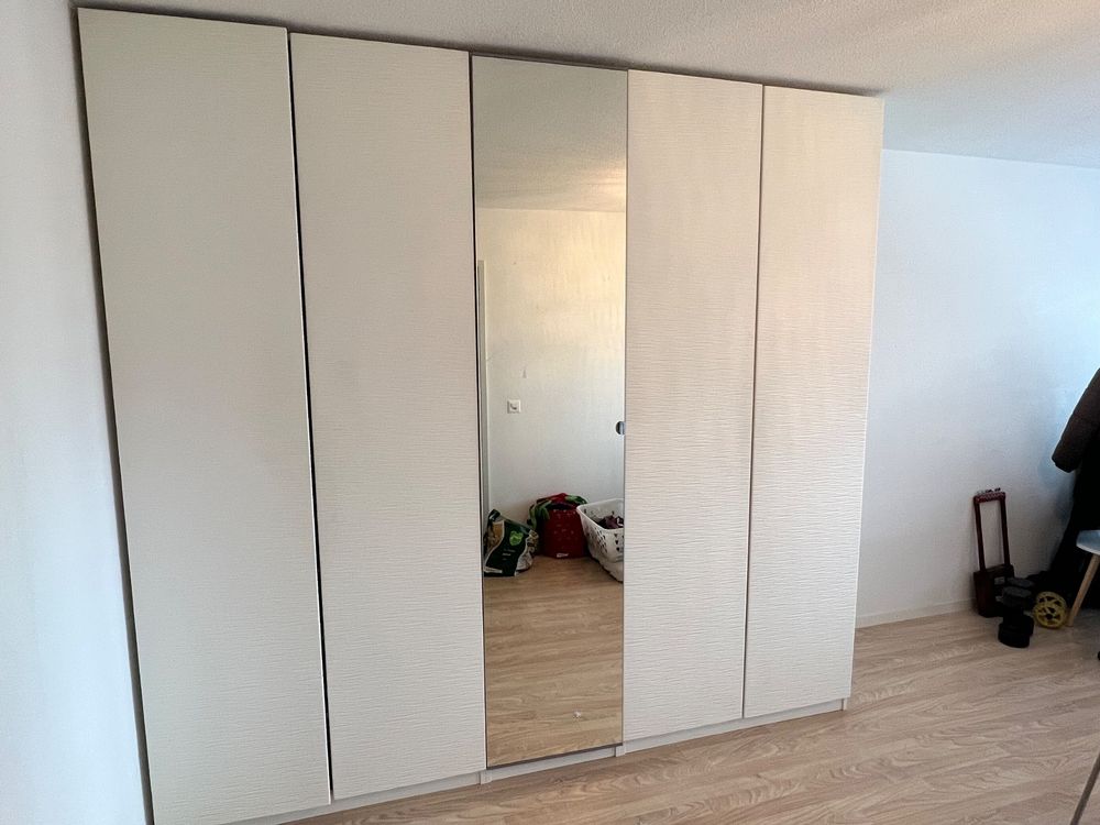 Weisser Kleiderschrank mit Spiegel (PAX IKEA Schrank) (Gebraucht) in ...