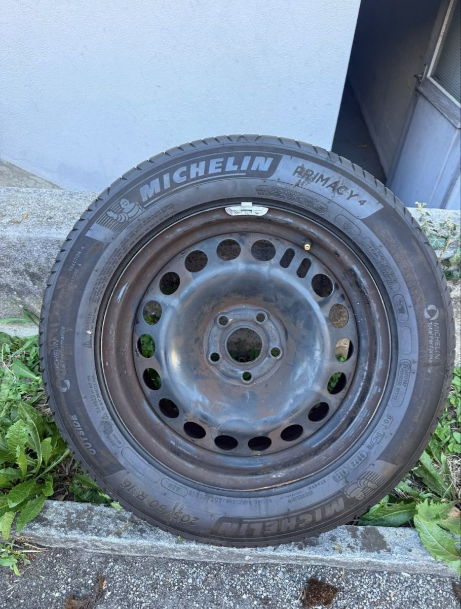 Michelin Pneumatici & Ruote complete: Michelin 205/60 R16 – Usato da Affoltern am Albis venduto da Lenti1