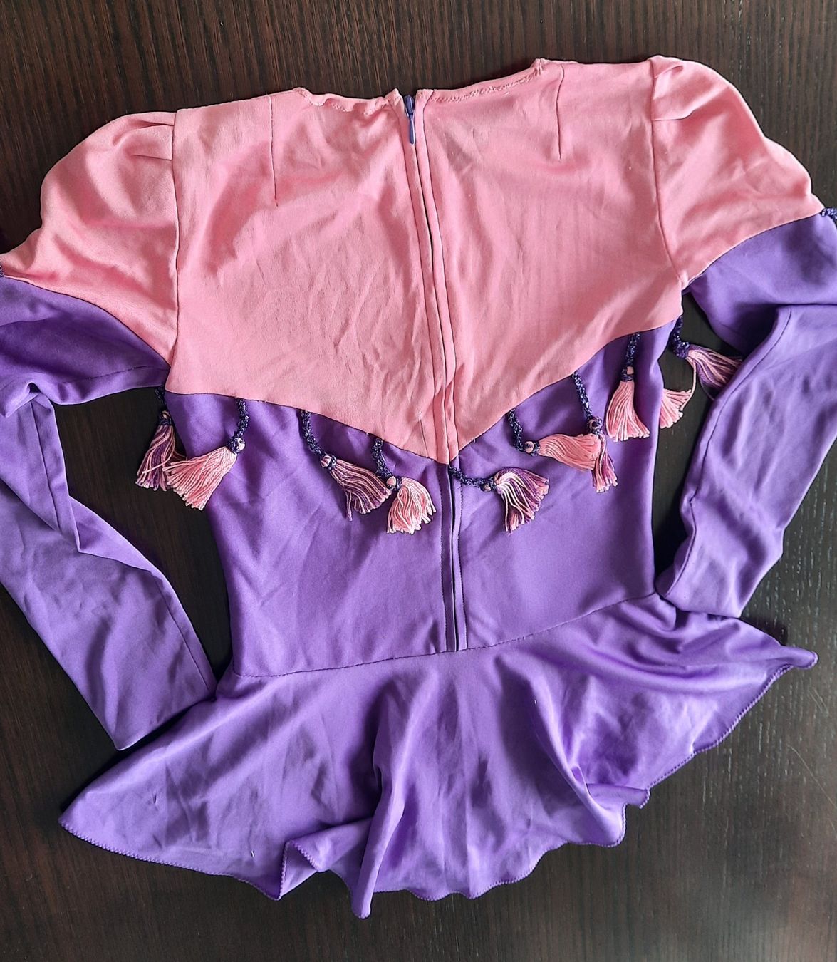 Vestiti & Gonne: Eiskunstlauf Kleid, türkis Samt oder lila-rosa mit Zotteln – Usato da Herrliberg venduto da AlexandraBopp 2