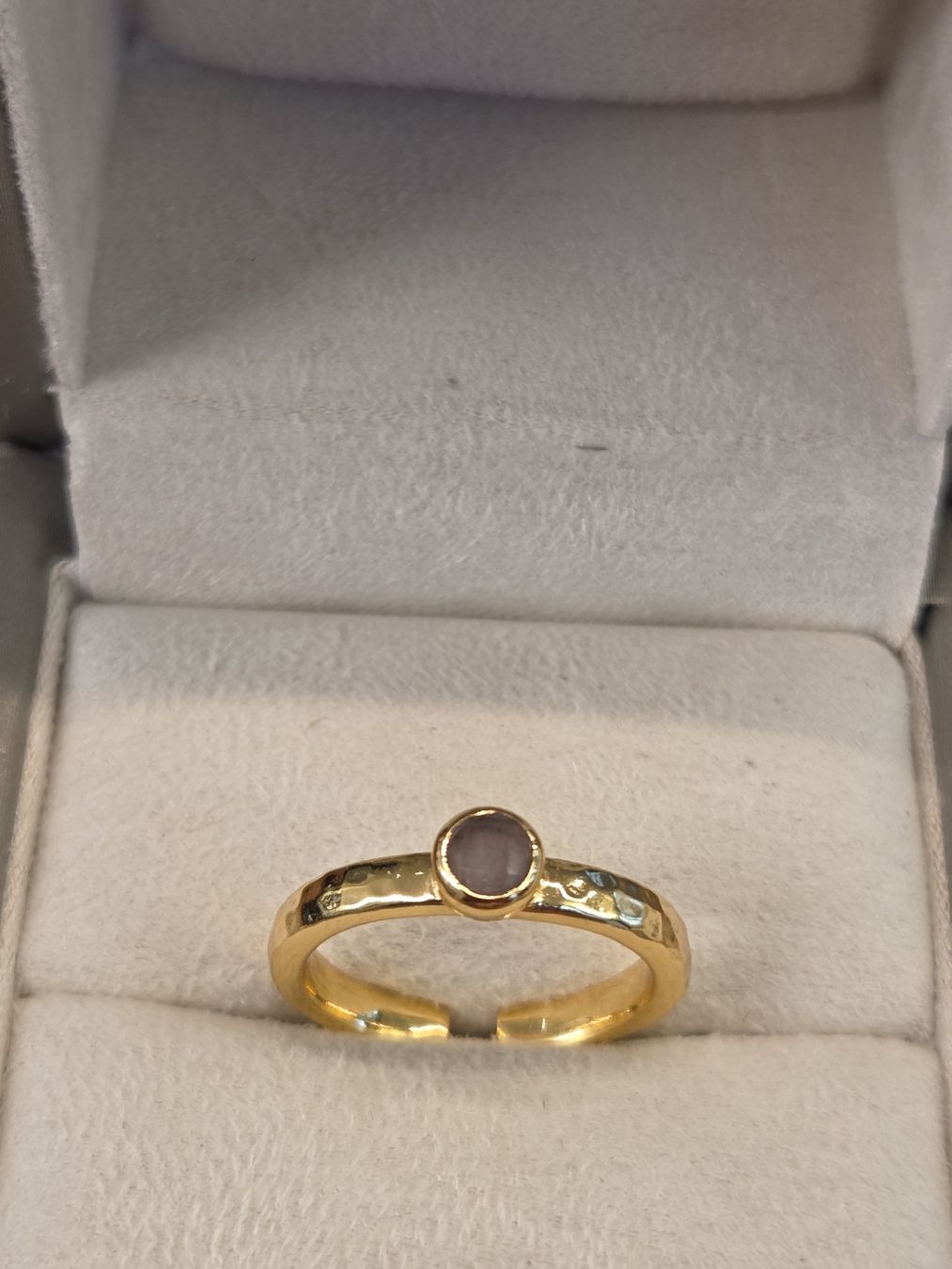 Ringe: schöner Fingerring, pink sand – Neu (gemäss Beschreibung) aus Wiesendangen von Sinhuk 1