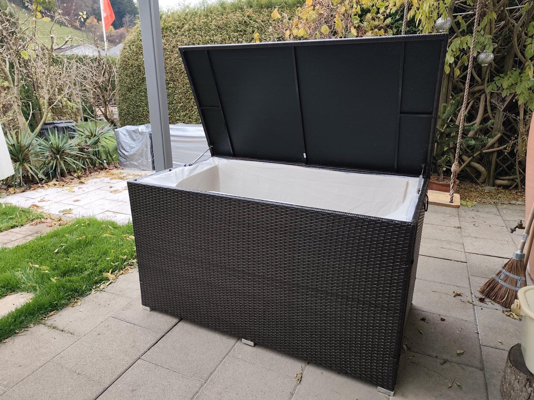 Box contenitori: Ratan Kissenbox Gross – Usato da Schachen LU venduto da Gerggi
