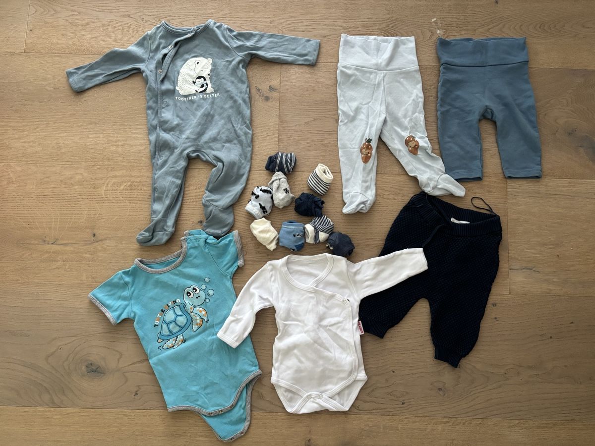 Lotti & Set di vestiti: Baby Clothes Bundle Size 68 used – Usato da Männedorf venduto da aztamindenet
