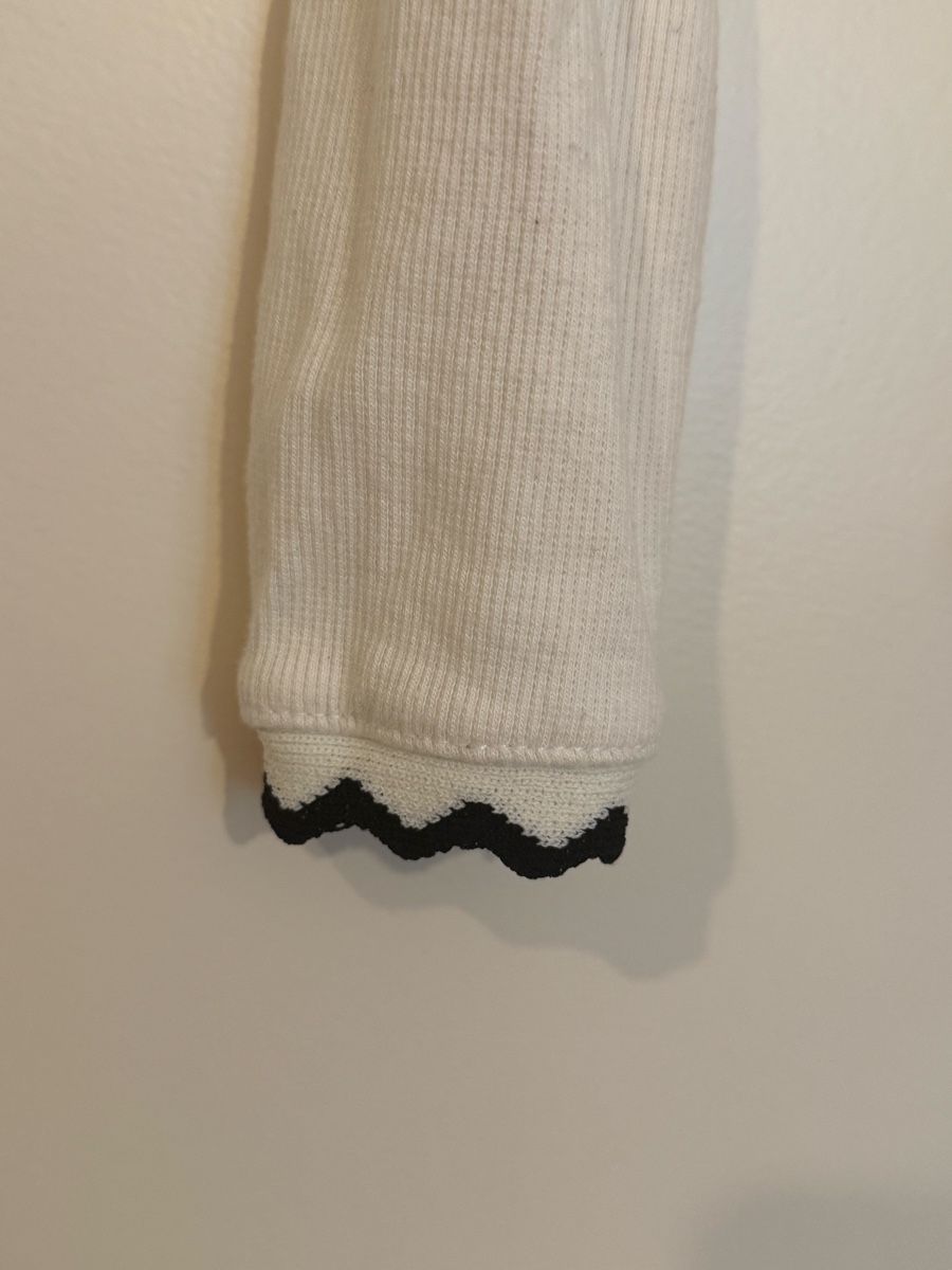 Zara Maglioni & Felpe: Weisses Langarmshirt mit schwarzer Borte  – Usato da Luzern venduto da vqu_8gks 1