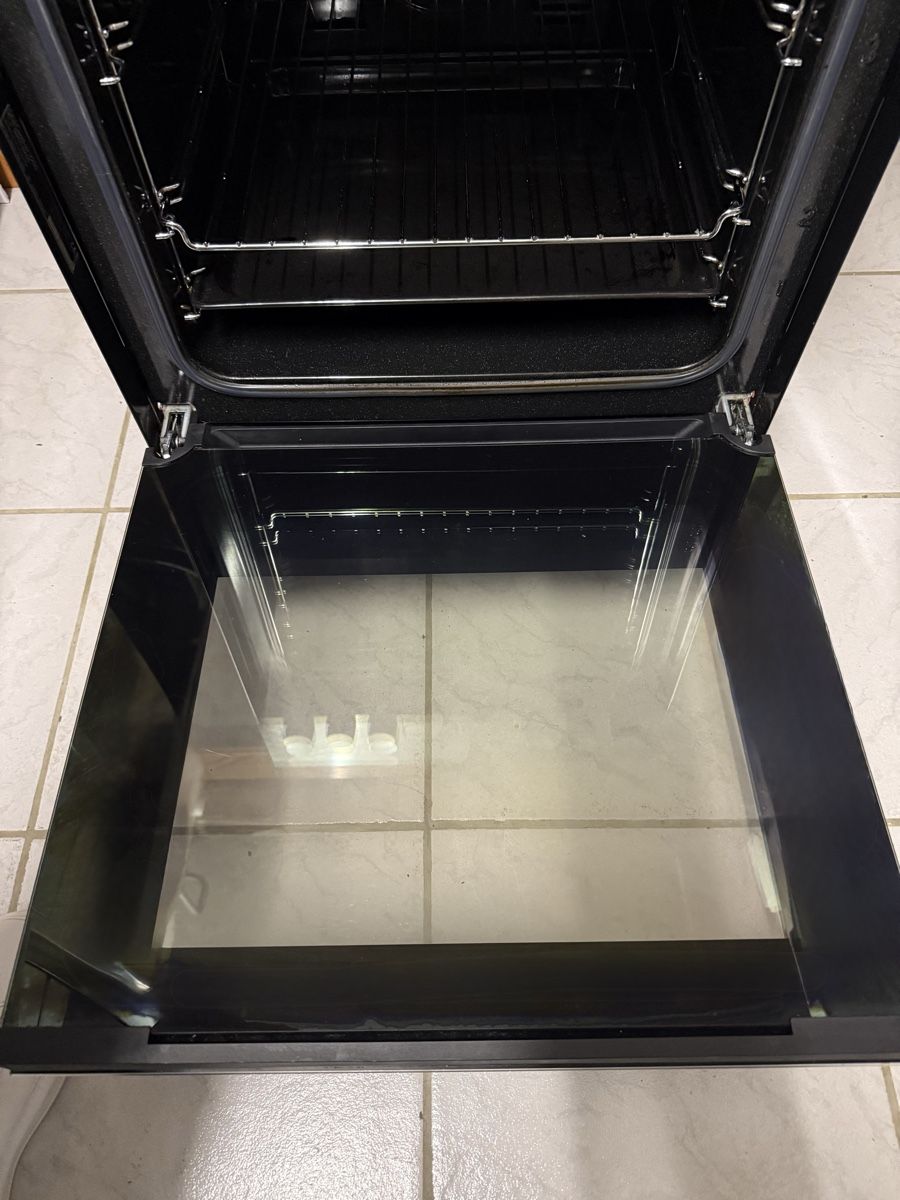 V-Zug Forni: V-Zug Backofen V200 CH Norm 55Cm – Usato da Kilchberg ZH venduto da Rei_9 3