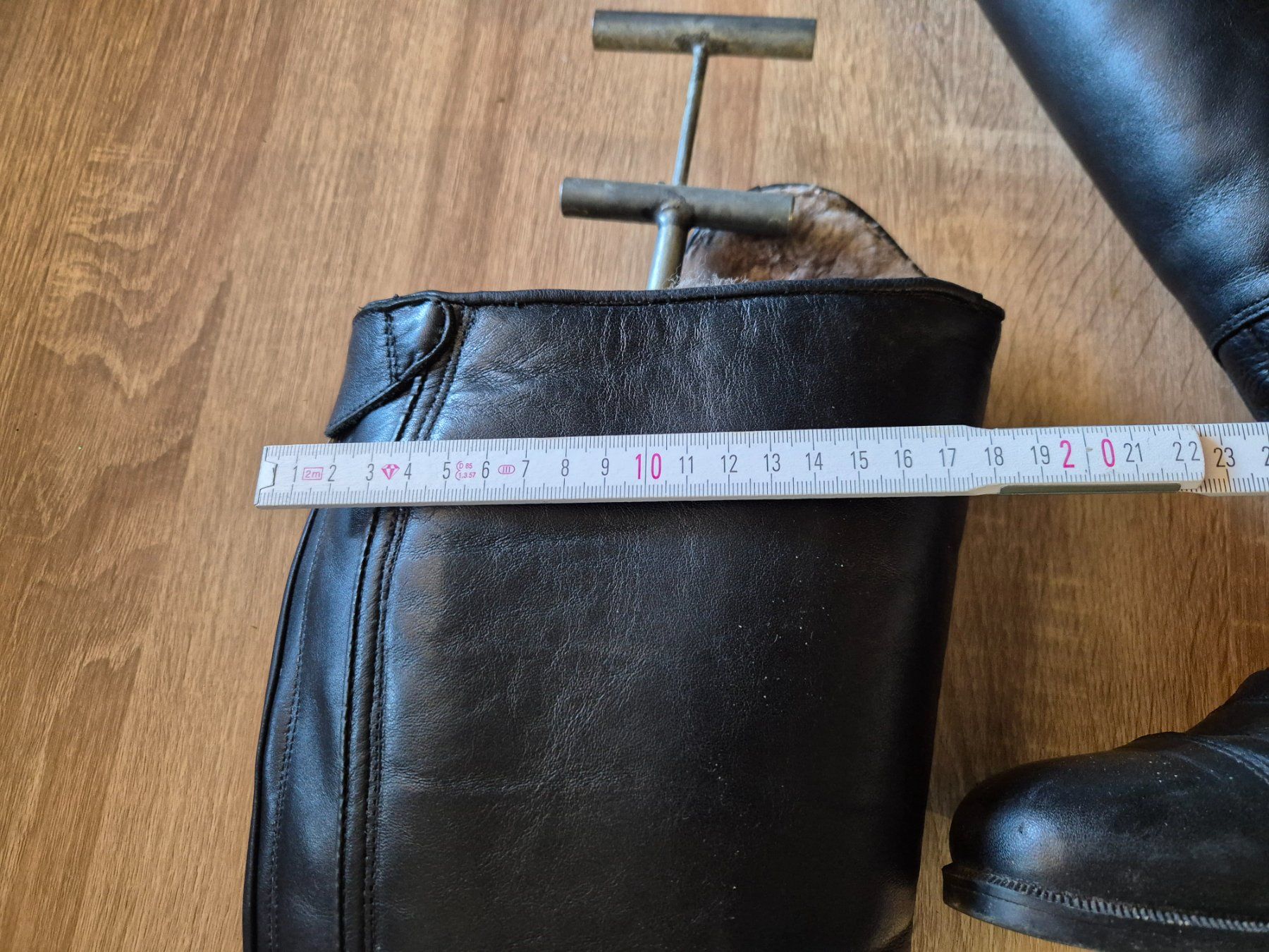 Scarpe da donna: Reitstiefel Leder mit Lammfell Innenfutter 38 geweitet – Usato da Meggen venduto da Orrinka20 5