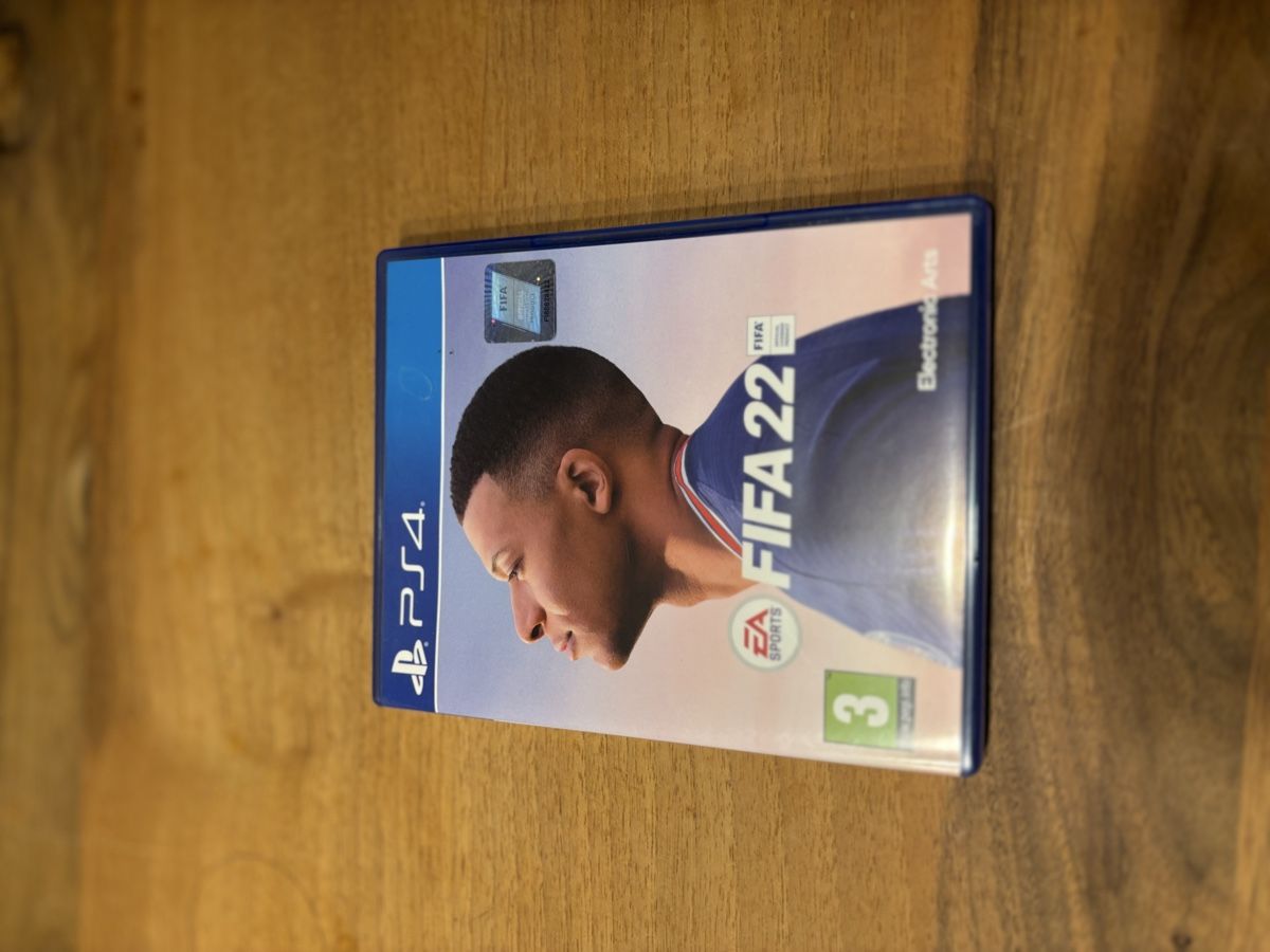 Sony Spiele: FIFA 22 PS4 Spiel gute Zustand – Gebraucht aus meiringen von Vlinder01