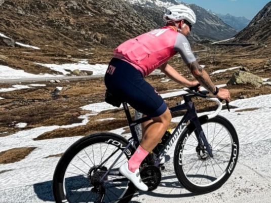 Maillots de corps & Pantalons: SYN Pro Kit  Bibs, Jersey, Socken Gr.L – D'occasion à Rheinfelden par DA__RIO 2