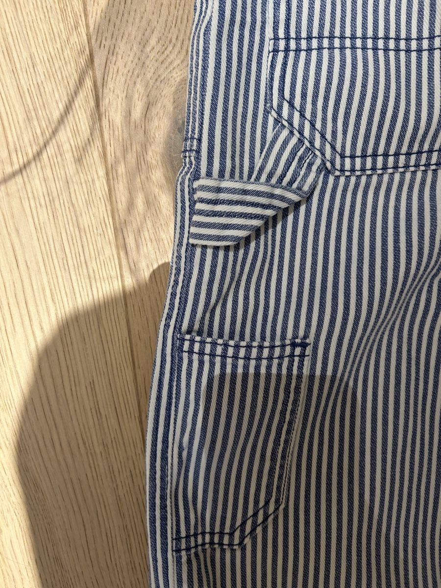 H&M Jeans: H&M gestreifte Jeans – D'occasion à Mönchaltorf par johanna_k06 2