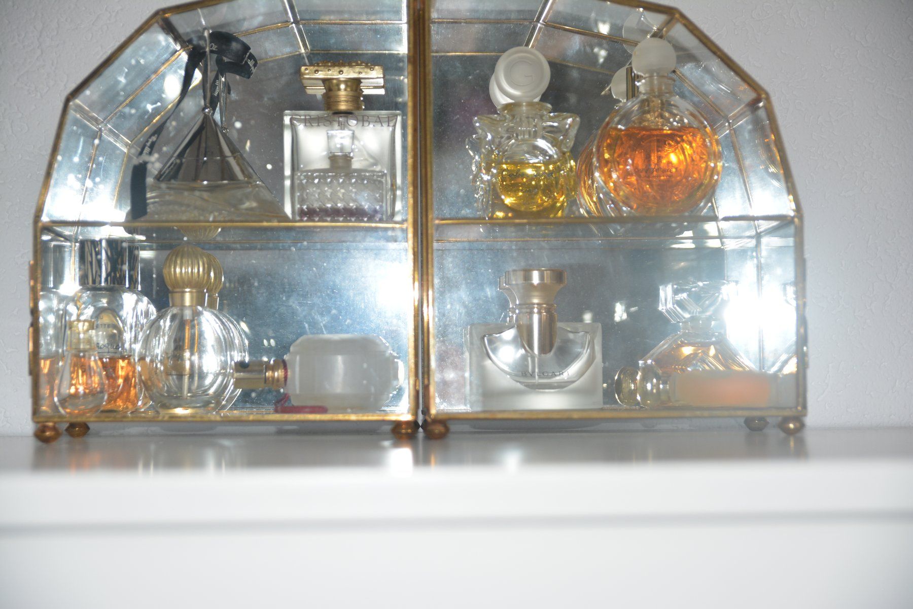 Vetrine: Kleine Messing Glas Vitrine Vintage – Usato da Glattfelden venduto da tdlubek 1